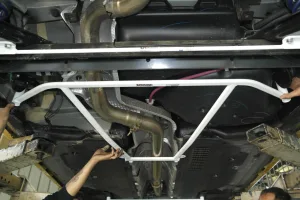 Ultra Racing Renault Clio RS Mk4 13+ Ultra-R 4P Rear Lower Brace 3215, référence RL4-3215