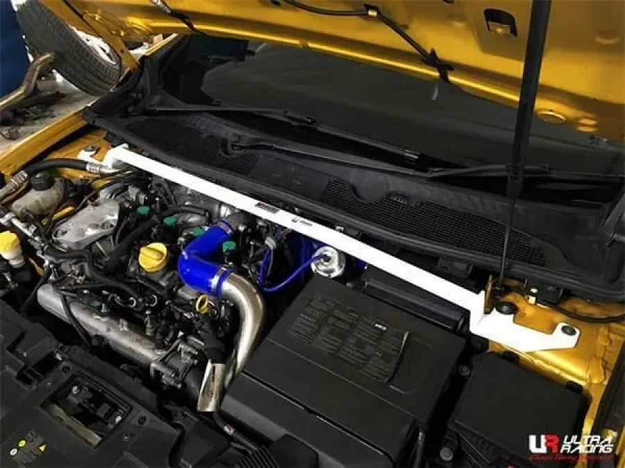 Ultra Racing Renault Megane III RS UltraRacing Front Upper Strutbar, référence TW2-3909