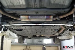 Ultra Racing Honda Civic 06+ FK/FN/FN2 HB UltraRacing Rear Sway Bar 18mm, référence AR18-282