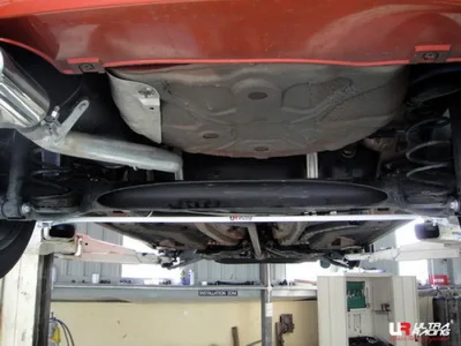 Ultra Racing Fiat Grande Punto 8V 1.4 06+ UltraRacing Rear Sway Bar 16mm, référence AR16-292