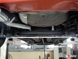 Ultra Racing Fiat Grande Punto 8V 1.4 06+ UltraRacing Rear Sway Bar 16mm, référence AR16-292