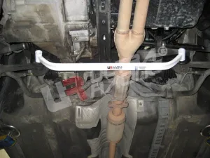 Ultra Racing Honda Accord 94-97 2D UltraRacing 2-Point Front Lower Tiebar, référence LA2-587