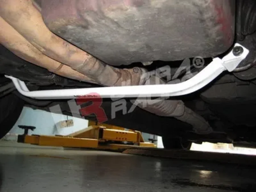Ultra Racing Honda Civic/CRX 88-91 EF/ED UltraRacing Front Lower Tiebar, référence LA2-595