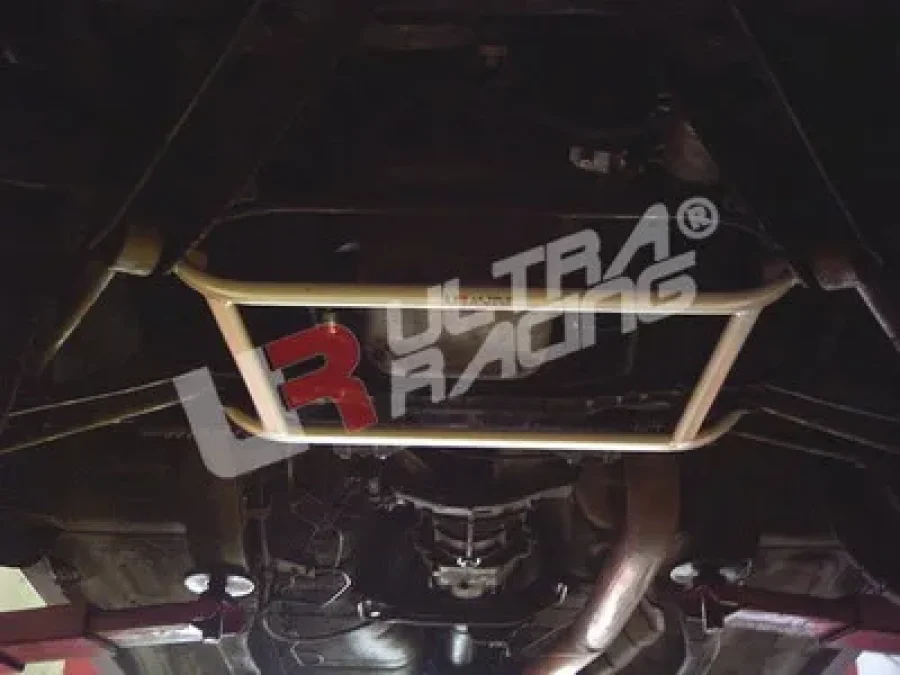 Ultra Racing Nissan S13 89-94 UltraRacing 4-Point Front Lower Brace, référence LA4-147