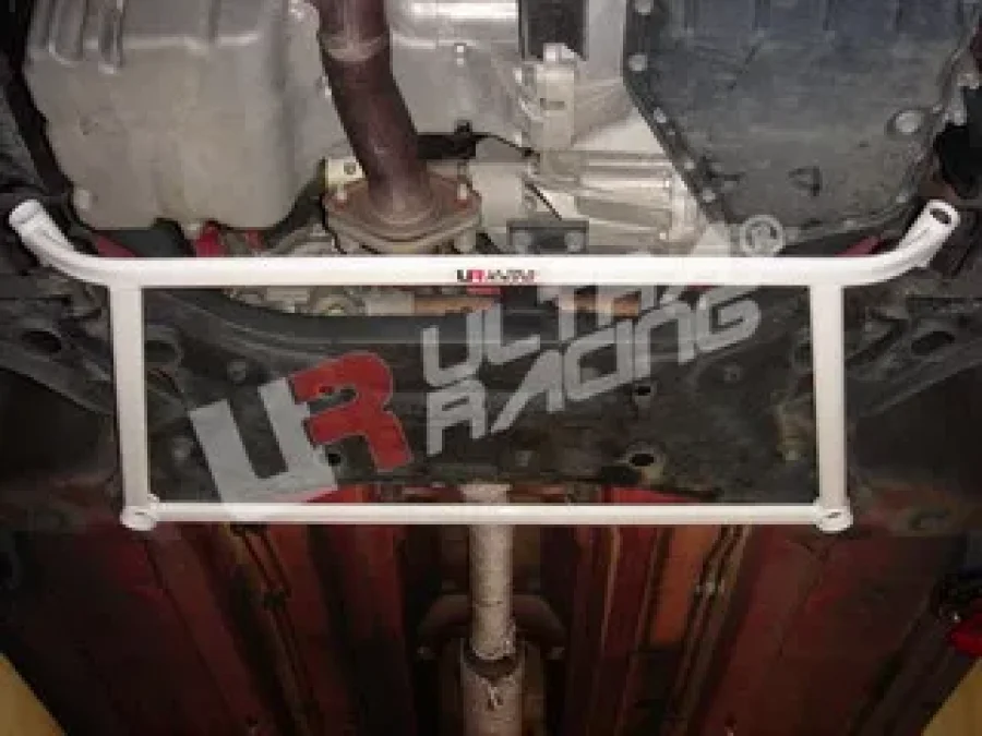 Ultra Racing Suzuki Swift 05-09 UltraRacing 4-Point Front Lower Brace, référence LA4-223