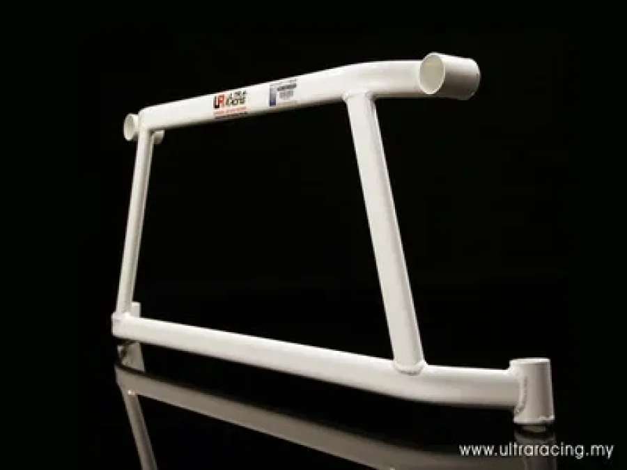 Ultra Racing Mitsubishi EVO 1/2/3 UltraRacing 4-Point Front Lower Brace, référence LA4-234