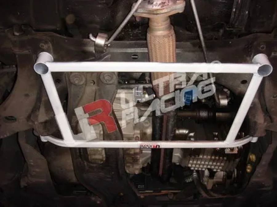 Ultra Racing Kia Sephia 97-03 /Carens 98+ UltraRacing Front H-Brace 290, référence LA4-290
