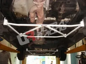 Ultra Racing Kia Carnival UltraRacing 4-Point Front Lower Brace, référence LA4-562