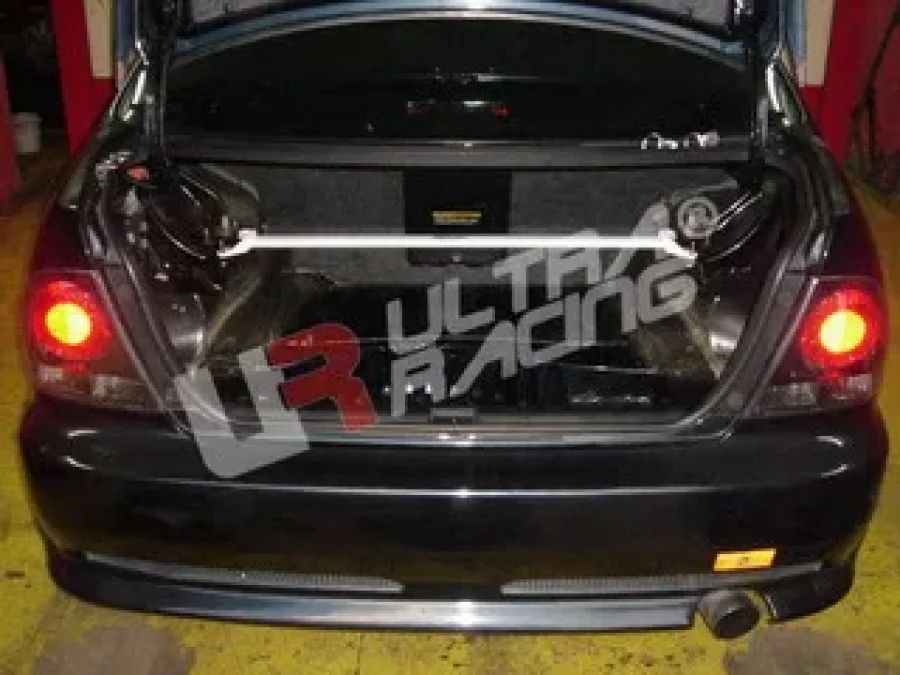 Ultra Racing Lexus IS200/RS200 UltraRacing 2-Point Rear Upper Strutbar, référence RE2-316