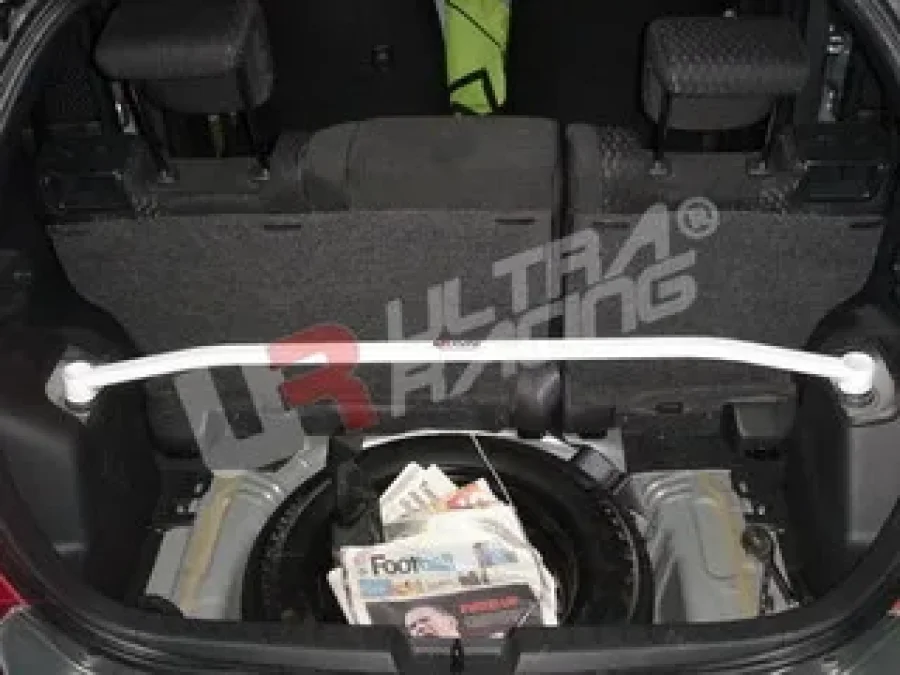 Ultra Racing Toyota Yaris HB 05+ UltraRacing 2-Point Rear Upper Strutbar, référence RE2-636
