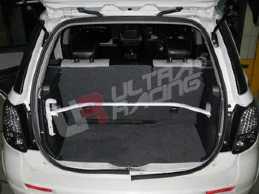 Ultra Racing Suzuki SX4 HB UltraRacing 2-Point Rear Upper Strutbar, référence RE2-703
