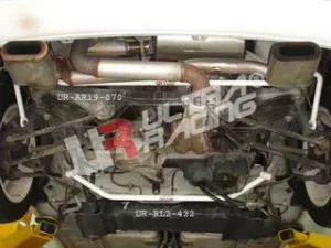 Ultra Racing Toyota MR2/MRS 01-03 UltraRacing 2-Point Rear Lower Tiebar, référence RL2-422