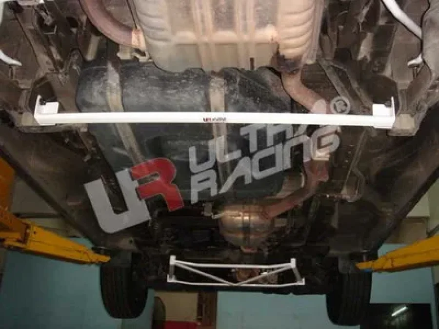 Ultra Racing Kia Carnival UltraRacing 2-Point Rear Lower Tiebar, référence RL2-563