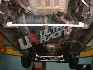 Ultra Racing Kia Carnival UltraRacing 2-Point Rear Lower Tiebar, référence RL2-563