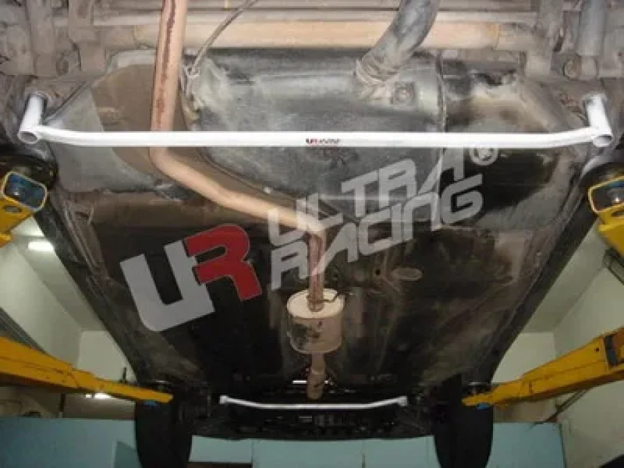Ultra Racing Peugeot 405 UltraRacing 2-Point Rear Lower Tiebar, référence RL2-566