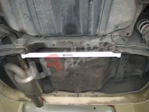 Ultra Racing Honda Integra 94-01 DC2 UltraRacing 2P Rear Lower Bar 635, référence RL2-635