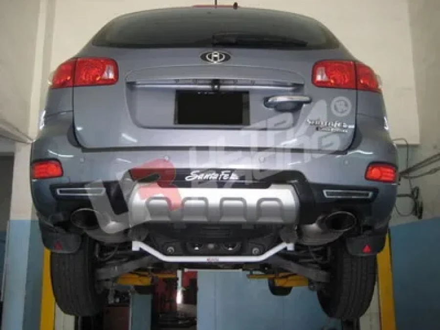 Ultra Racing Hyundai Santa Fe 07-12 CM 2.7 Ultra-R Rear Lower Bar 691, référence RL2-691