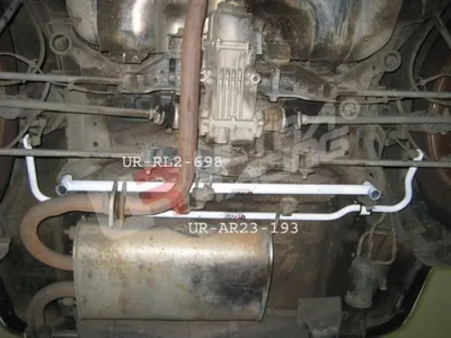 Ultra Racing Nissan X Trail 01-07 UltraRacing 2-Point Rear Lower Tiebar, référence RL2-698