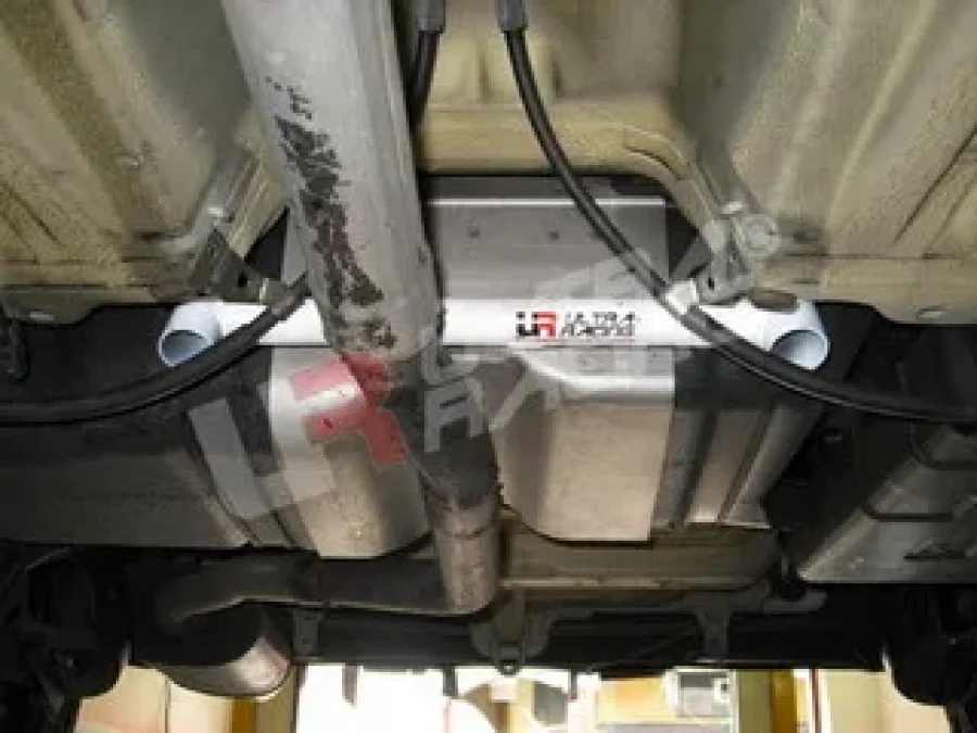 Ultra Racing Suzuki SX4 HB/Sedan UltraRacing 2-Point Rear Lower Tiebar, référence RL2-702