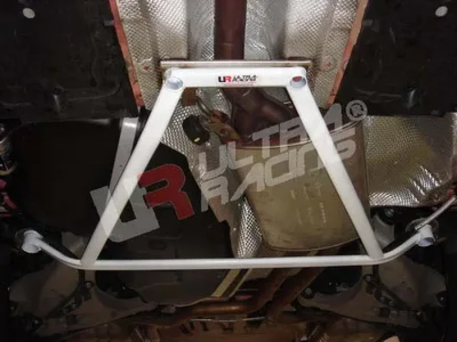 Ultra Racing Audi A4 04-07 FSI UltraRacing 4-Point Rear Lower Brace, référence RL4-322