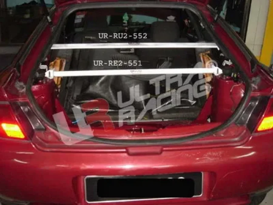 Ultra Racing Mazda 323F BA 94-98 UltraRacing C-Pillar Rear Bar 552, référence RU2-552