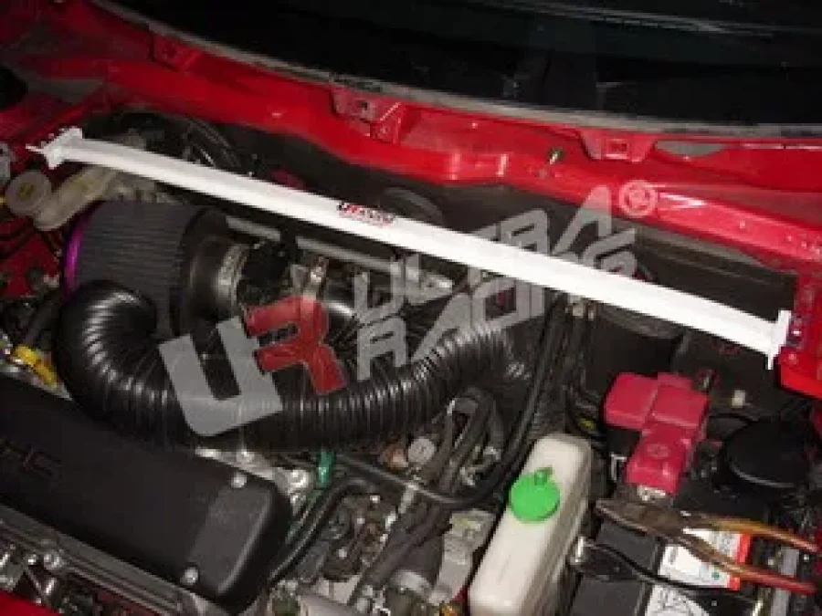 Ultra Racing Suzuki Swift 05-09 UltraRacing 2-Point Front Upper Strutbar, référence TW2-221