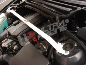 Ultra Racing BMW 3-Series E46 320/323/325/328/330 6C Front Strutbar, référence TW2-245