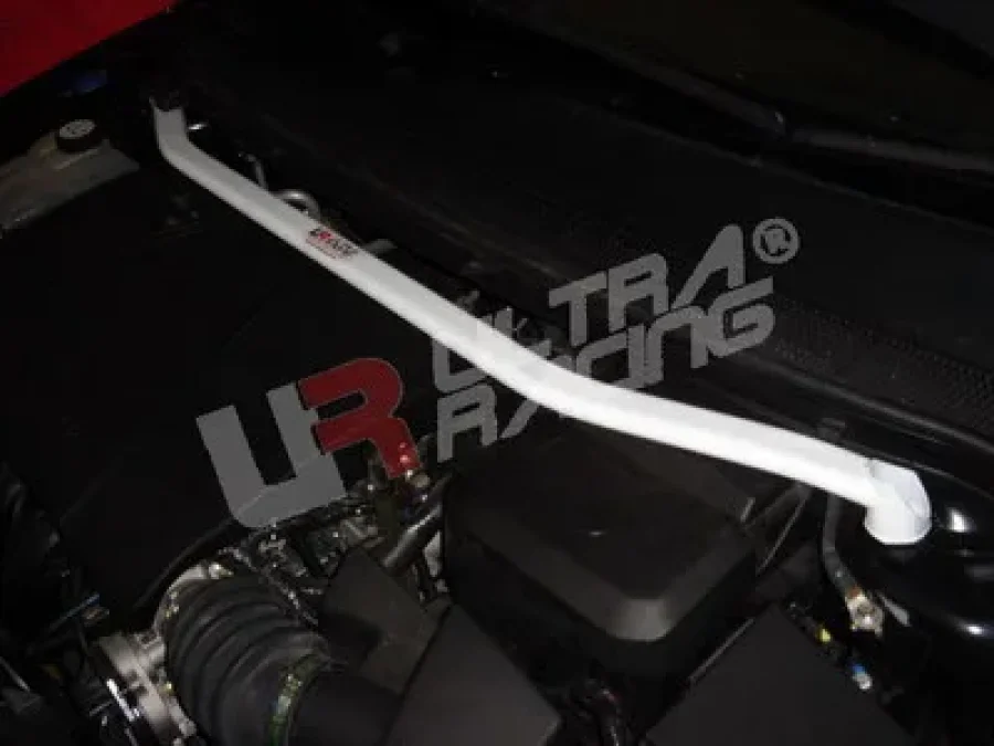Ultra Racing Ford Focus MK2 1.6/1.8 UltraRacing Front Upper Strutbar, référence TW2-246