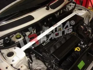 Ultra Racing Mini Cooper (S) R53/R55 1.6 01+ Ultra-R Front Upper Strutbar, référence TW2-305