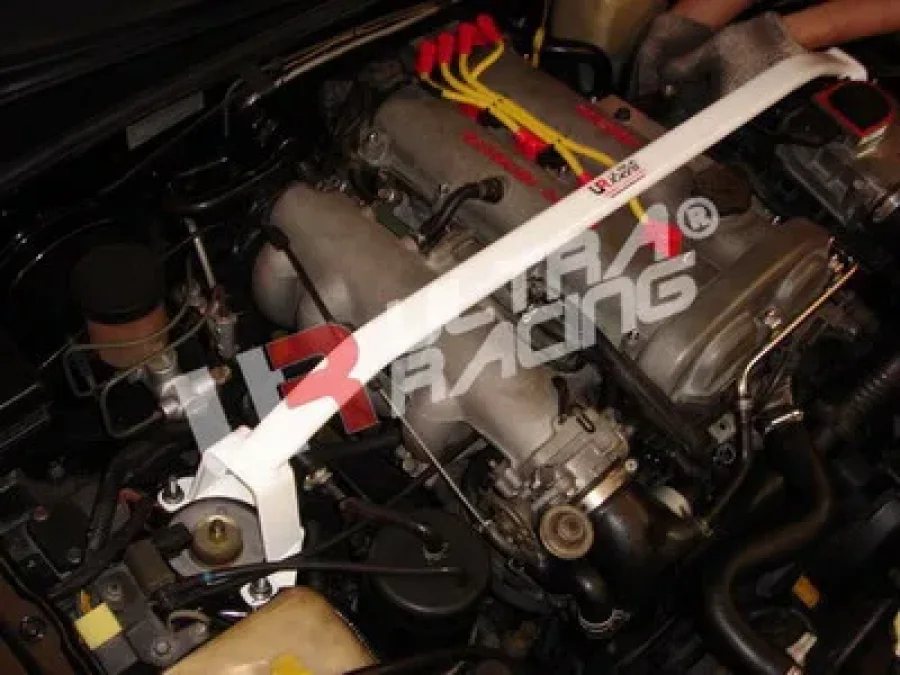 Ultra Racing Mazda MX5 NA/NB 90-05 UltraRacing 2P Front Upper Strutbar, référence TW2-323