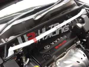 Ultra Racing Toyota RAV4 2.2/2.4 06+ UltraRacing Front Upper Strutbar, référence TW2-452