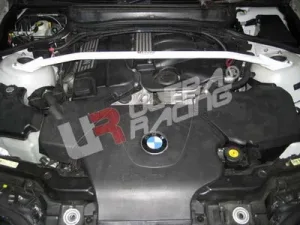 Ultra Racing BMW 3-Series E46 318 2.0 4Cyl Ultra-R Front Upper Strutbar, référence TW2-560