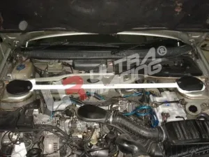 Ultra Racing Peugeot 405 UltraRacing 2-Point Front Upper Strutbar, référence TW2-564