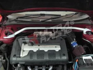 Ultra Racing Hyundai Coupe 03-08 UltraRacing 2-Point Front Upper Strutbar, référence TW2-622