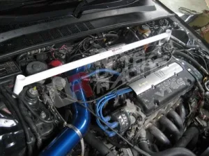 Ultra Racing Honda Prelude 92-00 2.0 UltraRacing Front Upper Strutbar 738, référence TW2-738