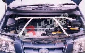 Ultra Racing Hyundai Matrix UltraRacing 4-Point Front Upper Strutbar, référence TW4-037