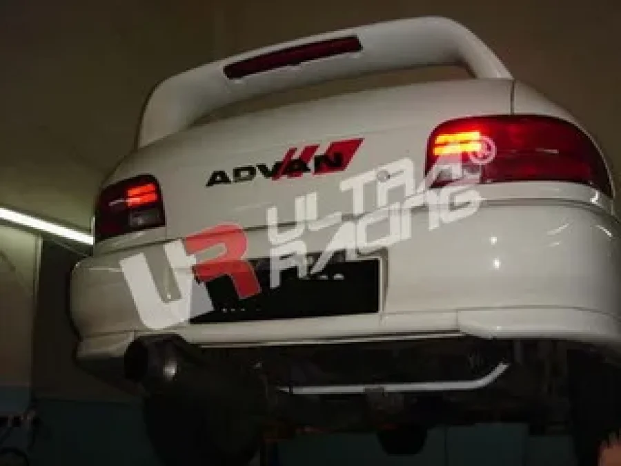 Ultra Racing Impreza GC8 94-01 Ultra-R Rear Lower Tie Bar/ Brace 514, référence RL2-514
