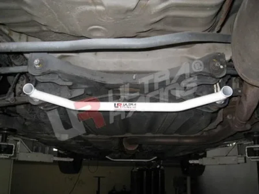 Ultra Racing Honda Prelude 97-00 UltraRacing 2-Point Rear Lower Tiebar, référence RL2-852