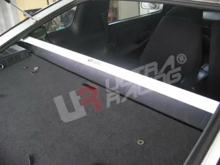 Ultra Racing Nissan S13 89-94 UltraRacing 2-Point C-Pillar Rear Bar, référence RU2-858