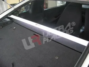 Ultra Racing Nissan S13 89-94 UltraRacing 2-Point C-Pillar Rear Bar, référence RU2-858