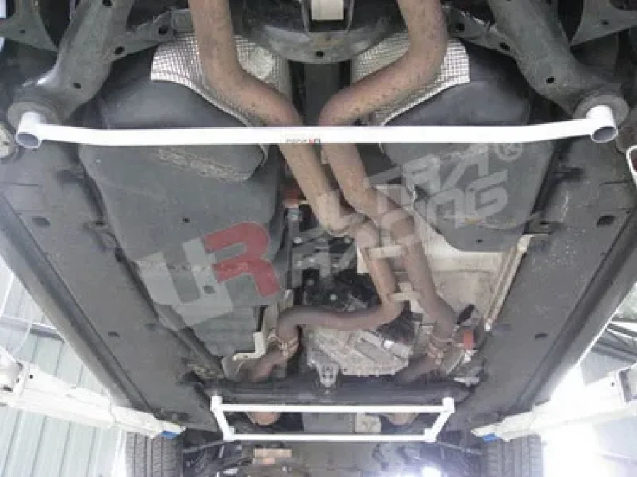 Ultra Racing Porsche Cayenne 955 4.5 / 958 3.0 Ultra-R Rear Lower Tiebar, référence RL2-866