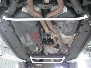 Ultra Racing Porsche Cayenne 955 4.5 / 958 3.0 Ultra-R Rear Lower Tiebar, référence RL2-866