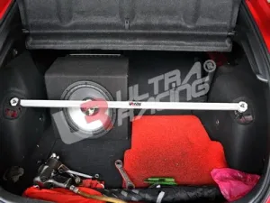 Ultra Racing Honda Civic 06+ FK/FN/FN2 HB Ultra-R Rear Upper Strutbar, référence RE2-1107