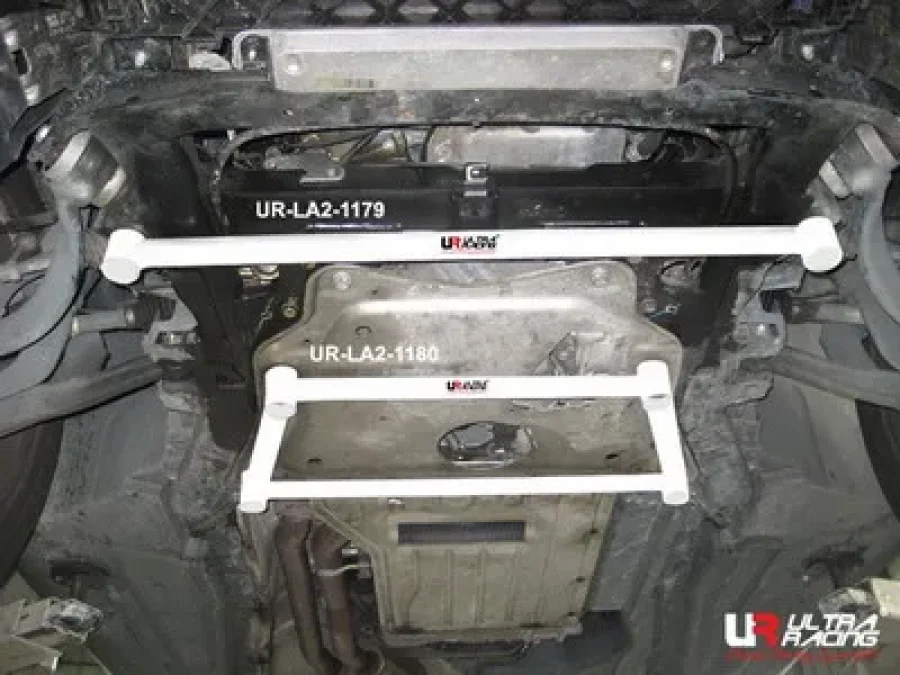 Ultra Racing BMW E70 X5 3.0 06-13 UltraRacing Front Lower Tiebar 1179, référence LA2-1179