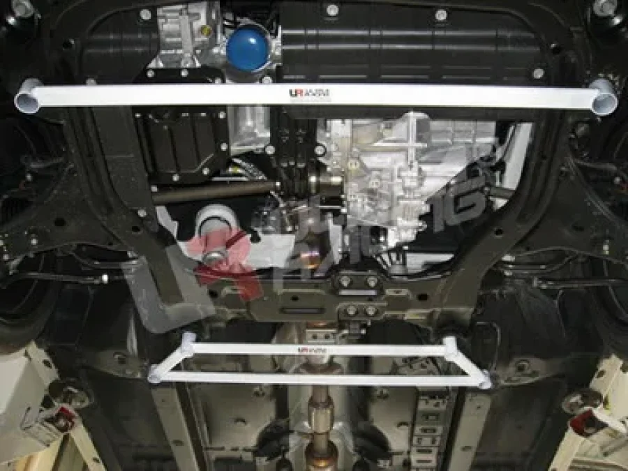 Ultra Racing Kia Forte/Ceed/Koup 06-11 Ultra-R Front Lower Tiebar 757, référence LA2-757