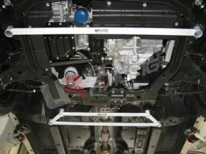 Ultra Racing Kia Forte/Ceed/Koup 06-11 Ultra-R Front Lower Tiebar 757, référence LA2-757