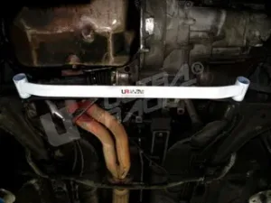 Ultra Racing VW Golf I UltraRacing 2-Point Front Lower Tiebar, référence LA2-979