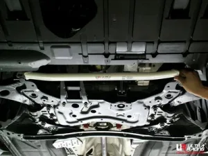 Ultra Racing Mazda 3 BK/BL 04-12 Ultra-R 2-Point Front Lower Tiebar 994, référence LA2-994