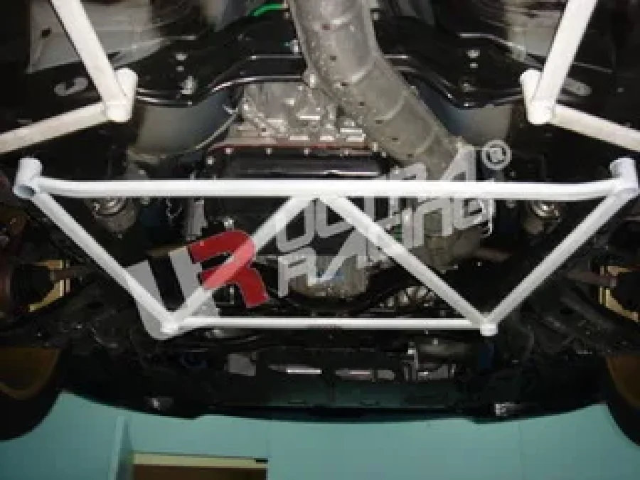 Ultra Racing Impreza STI 01-07 GD UltraR 4-Point Front H-Brace Autom. 423, référence LA4-423
