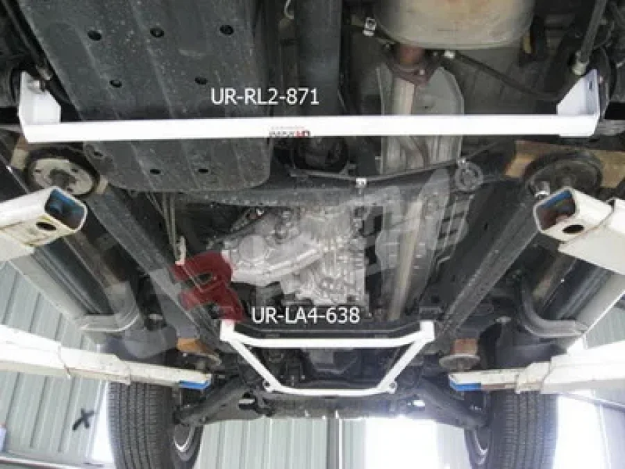 Ultra Racing Mitsubishi Pajero IO 09+ (sport) UltraRacing Front H-Brace, référence LA4-638